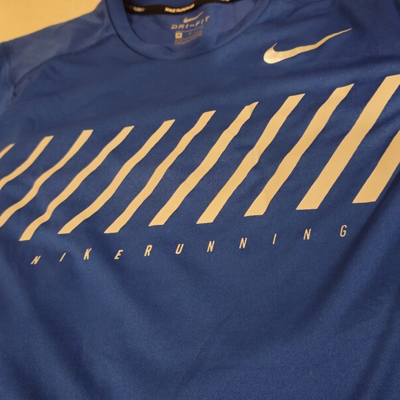 Nike running women's size medium blue dri fit tshirt new no tags - Picture 10 of 10